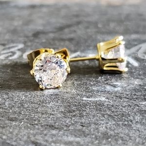 New Cubic Zirconia Stud Earrings - Gem Size: 7.0m